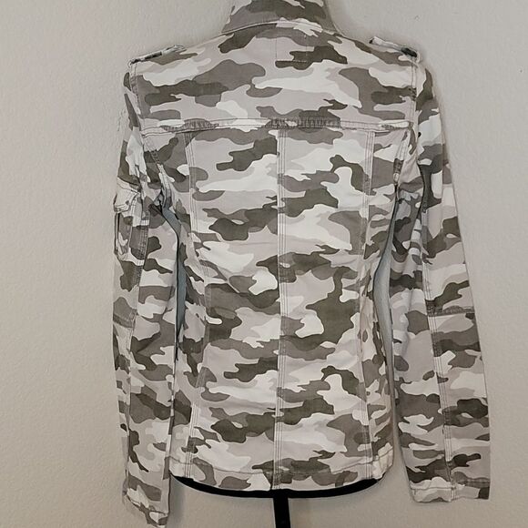 Kenzie Green Faded Camouflage Jacket - Picture 8 of 16